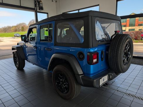 Used 2021 Jeep Wrangler Unlimited Sport AWD/4WD image 4
