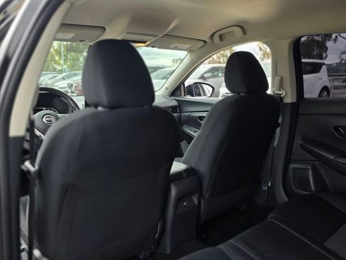 Used 2025 Nissan Sentra SV w/ All-Weather Package FWD image 16