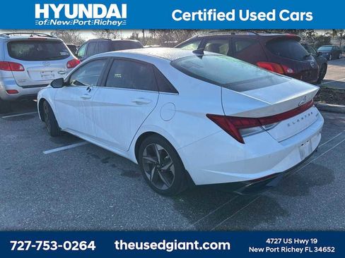 Certified 2022 Hyundai Elantra Limited image 2