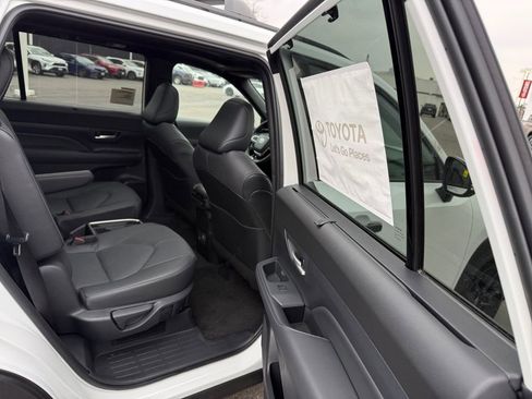 New 2026 Toyota Grand Highlander AWD Hybrid image 21