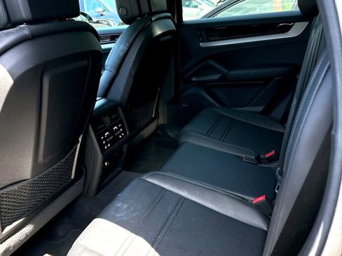 Certified 2024 Porsche Cayenne Coupe AWD/4WD image 14