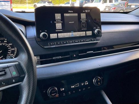 Used 2024 Mitsubishi Outlander SE image 10