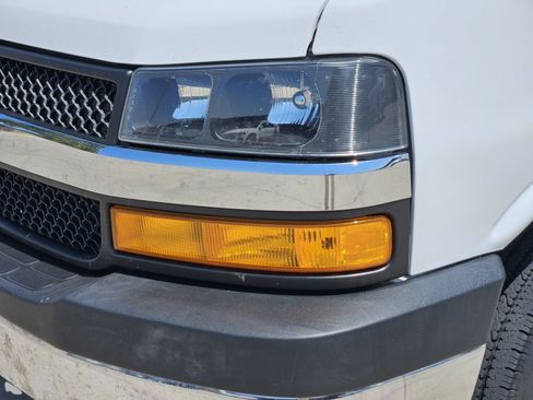 Used 2024 Chevrolet Express 2500 w/ Driver Convenience Package RWD image 27