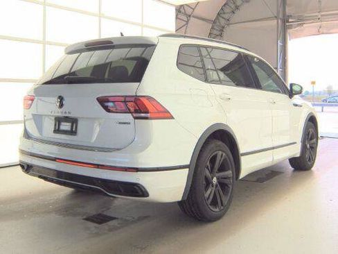 Used 2023 Volkswagen Tiguan SE R-Line AWD/4WD image 2