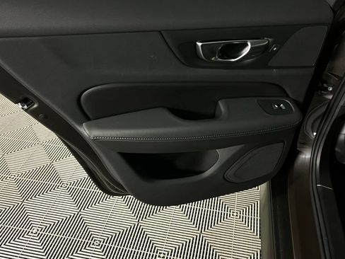 Used 2025 Volvo V60 B5 Cross Country Plus image 25