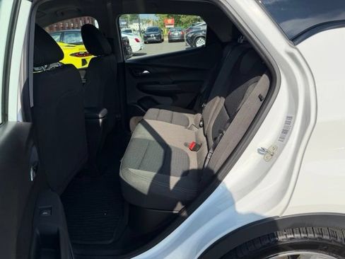 Used 2023 Chevrolet Bolt LT FWD image 17