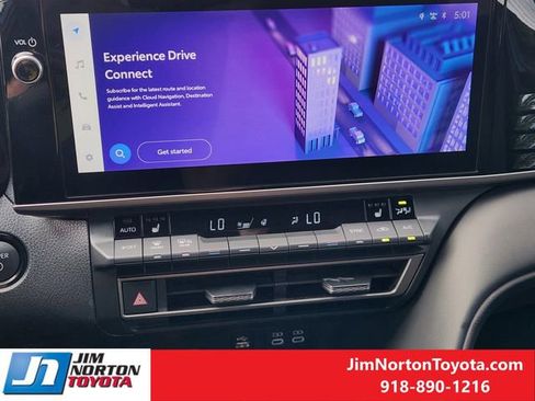 Used 2025 Toyota Camry XSE FWD image 17