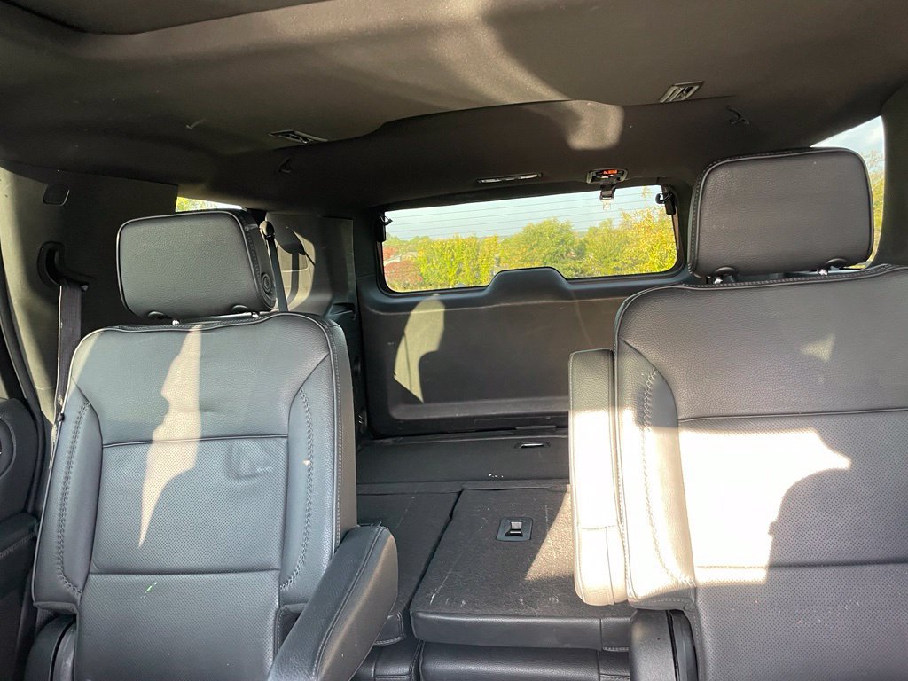 Used 2023 GMC Yukon Denali RWD image 9