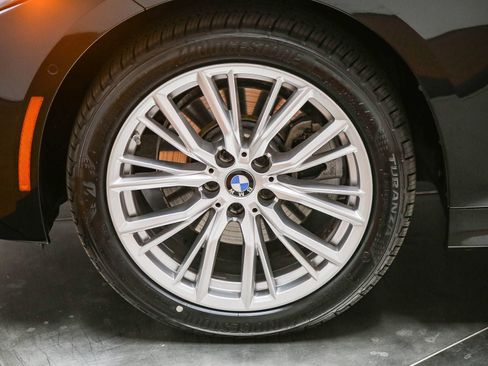 Certified 2024 BMW 330i Sedan w/ Convenience Package RWD image 9