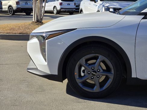 New 2026 Kia K4 LXS image 5