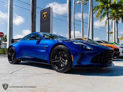 Used 2025 Aston Martin V8 Vantage Coupe image 8