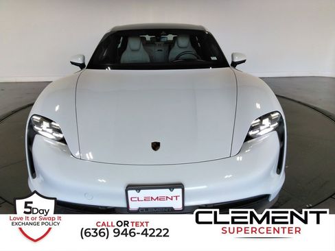 Used 2022 Porsche Taycan image 2