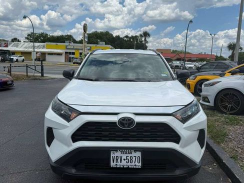 Used 2021 Toyota RAV4 LE FWD image 9