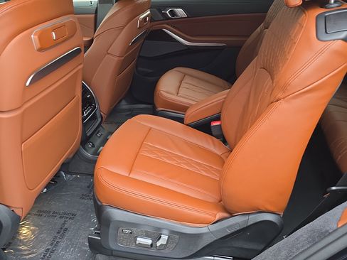 New 2026 BMW X7 M60i image 16