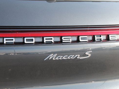 Used 2022 Porsche Macan S image 29
