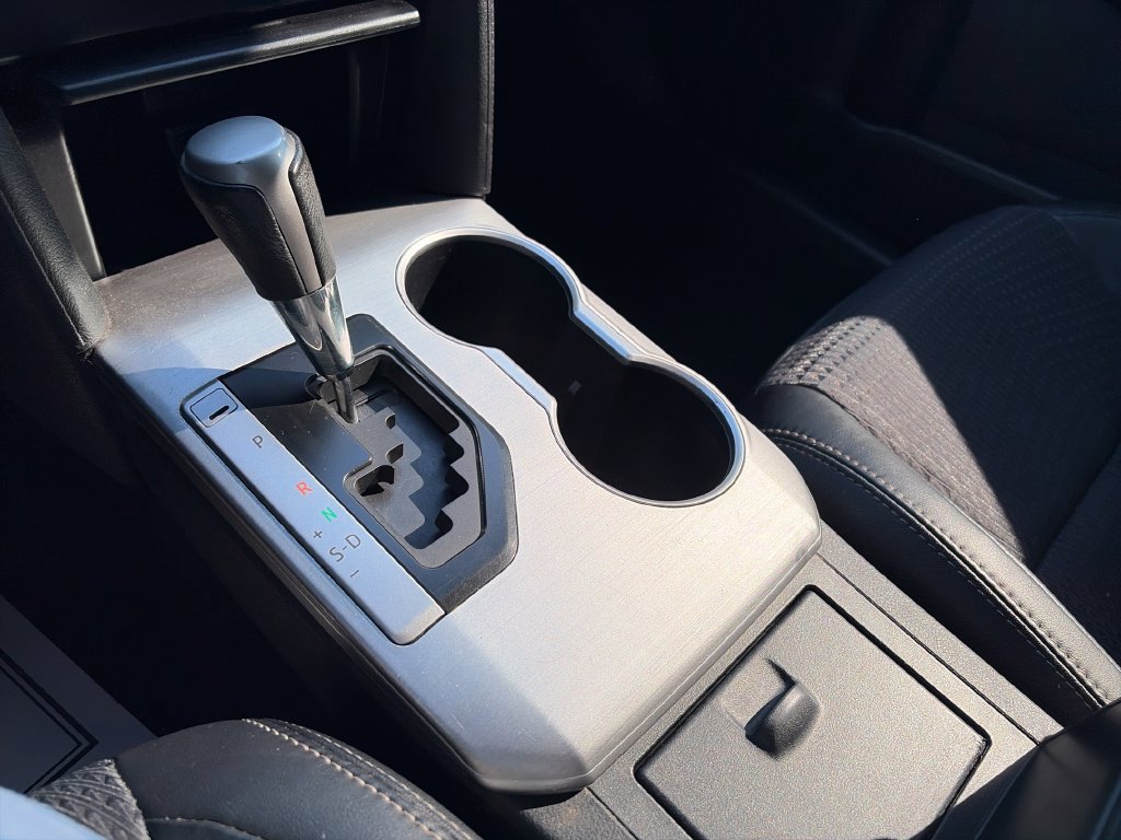Used 2012 Toyota Camry SE FWD image 21