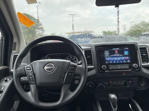 Used 2022 Nissan Frontier SV w/ Technology Package AWD/4WD image 14
