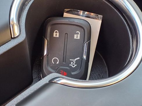 Used 2023 GMC Terrain SLE w/ Driver Convenience Package image 14