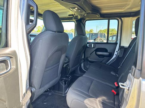 Used 2020 Jeep Wrangler Willys image 15