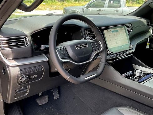 New 2026 Jeep Grand Wagoneer L 4WD w/ Premium Group I image 5