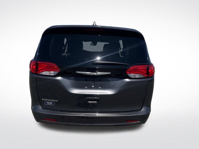 Used 2023 Chrysler Voyager LX FWD image 4