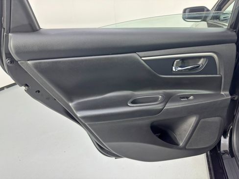 Used 2015 Nissan Altima 2.5 SV image 36