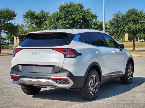 New 2025 Kia Sportage LX image 5