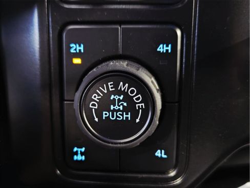 Used 2026 Ford F250 Platinum w/ Tremor Off-Road Package AWD/4WD image 13