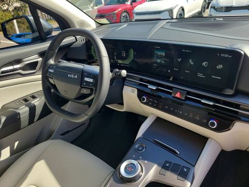 New 2026 Kia Sportage EX image 8