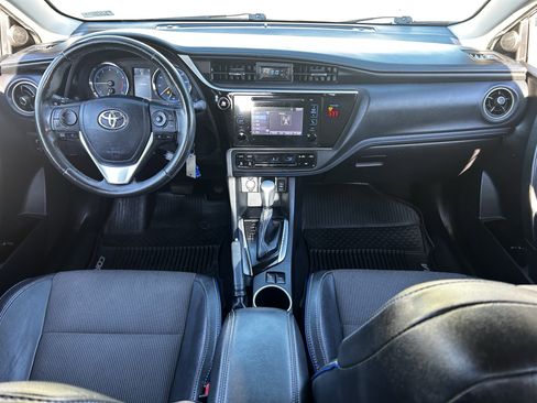 Used 2018 Toyota Corolla SE image 14