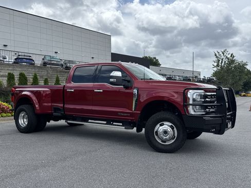 Used 2025 Ford F350 Lariat w/ Chrome Package AWD/4WD image 2