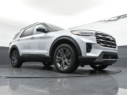 New 2026 Ford Explorer Active w/ Active Comfort Package image 28