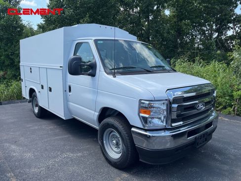 New 2026 Ford E-350 and Econoline 350 Super Duty w/ Power Equipment Group image 2