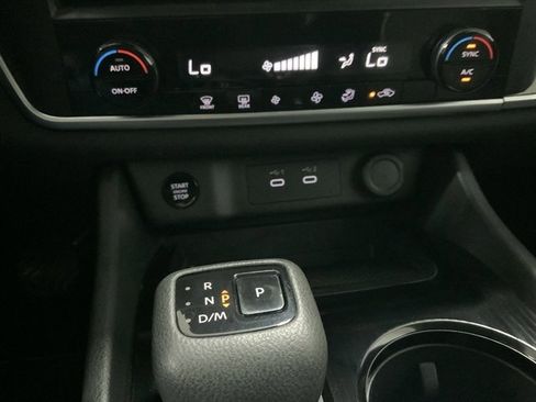 Used 2024 Nissan Rogue SV image 27