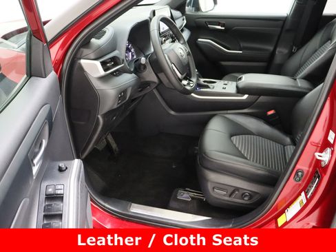 Certified 2024 Toyota Highlander XSE image 14