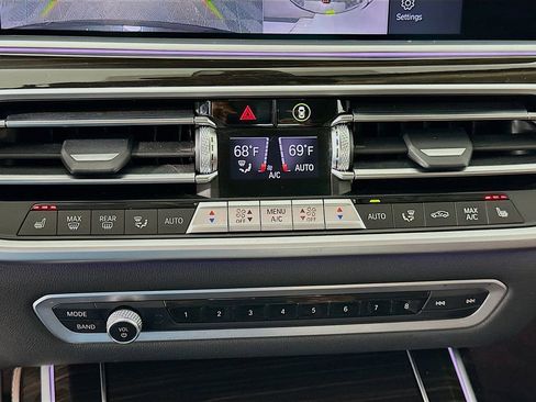 Used 2021 BMW X7 xDrive40i w/ Cold Weather Package image 16