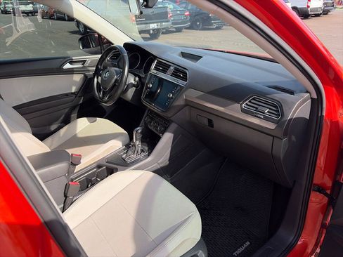 Used 2019 Volkswagen Tiguan SE FWD image 13