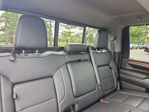 Certified 2024 GMC Sierra 2500 Denali w/ Denali Reserve Package image 12