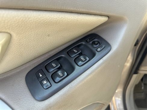 Used 2004 Volvo XC90 2.5T image 23