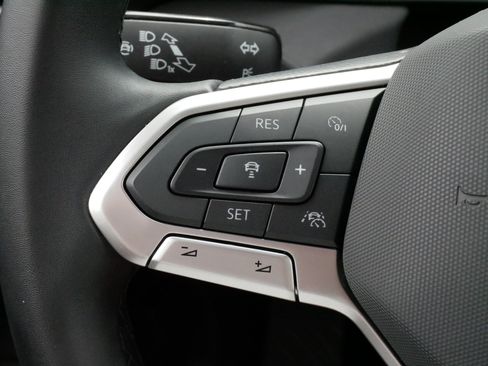 Certified 2025 Volkswagen Taos SE AWD/4WD image 26