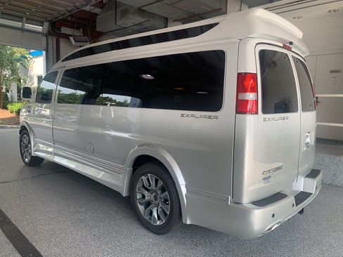 New 2026 Chevrolet Express 2500 Extended w/ Driver Convenience Package RWD image 6