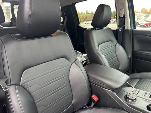 New 2025 Ford Ranger Lariat w/ Black Appearance Package image 40