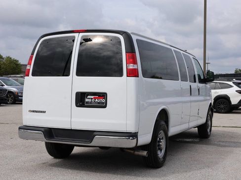 Used 2025 Chevrolet Express 3500 LT w/ LT Preferred Equipment Group image 9