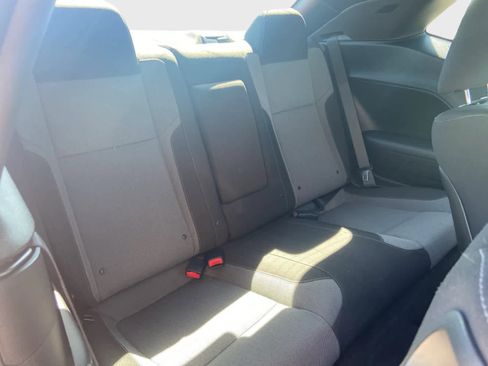 Used 2016 Dodge Challenger SXT RWD image 14