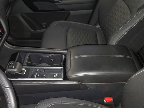 Used 2025 Nissan Pathfinder SV image 20