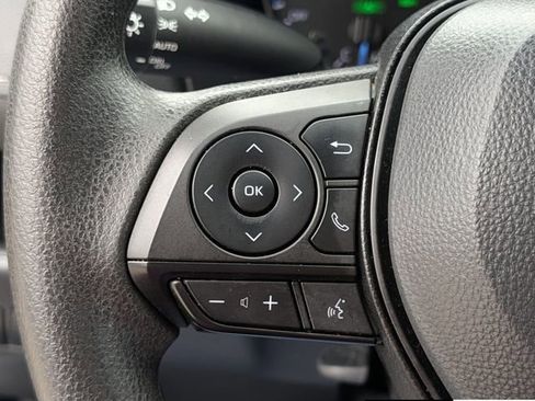 Used 2022 Toyota RAV4 XLE AWD/4WD image 21