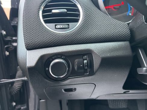 Used 2016 Chevrolet Cruze LT image 20