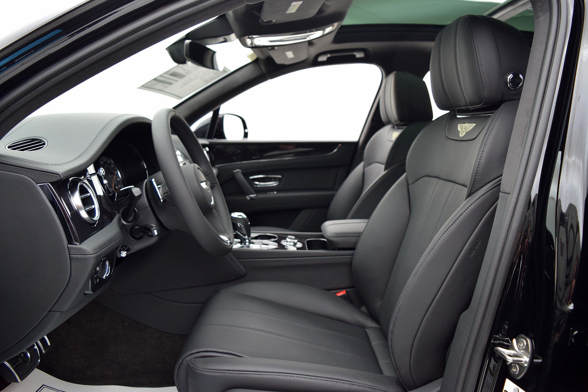 Certified 2019 Bentley Bentayga AWD/4WD image 25