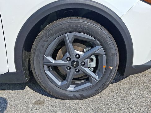 New 2025 Kia K4 LXS image 10