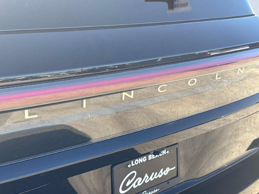 Used 2026 Lincoln Navigator Reserve AWD/4WD image 9